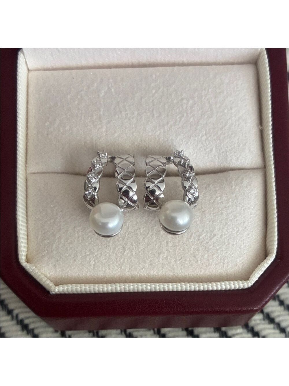 Elegant Silver and Pearl Earrings